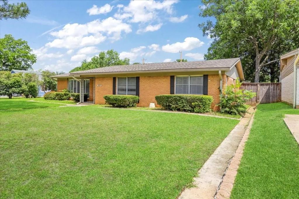429 W Lamberth Road, Sherman