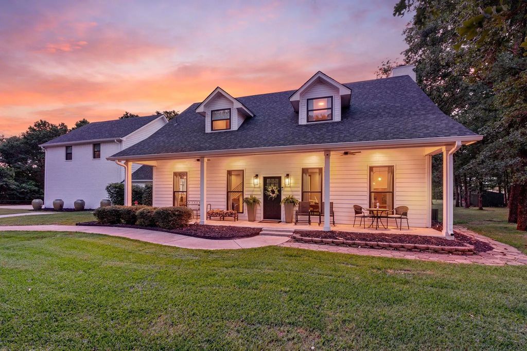 4208 Country Hill Road, Fort Worth