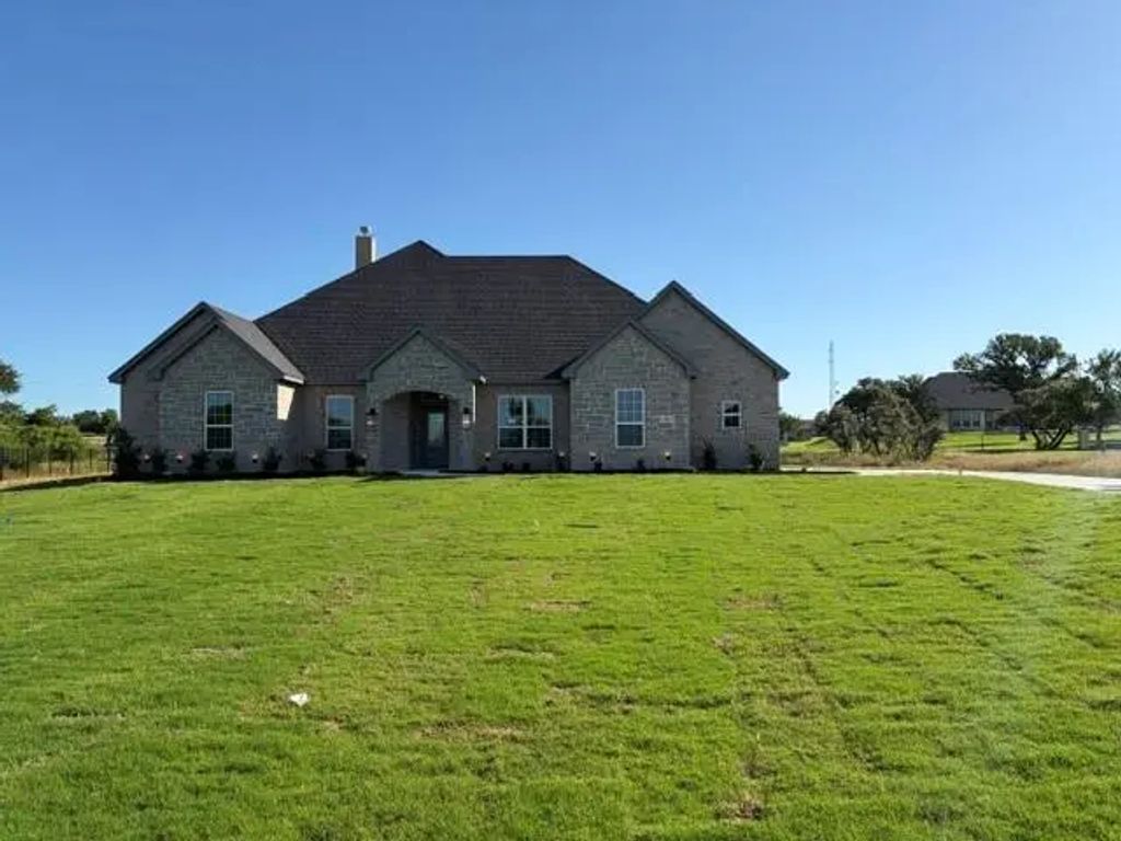 112 Coalson Crossing, Azle