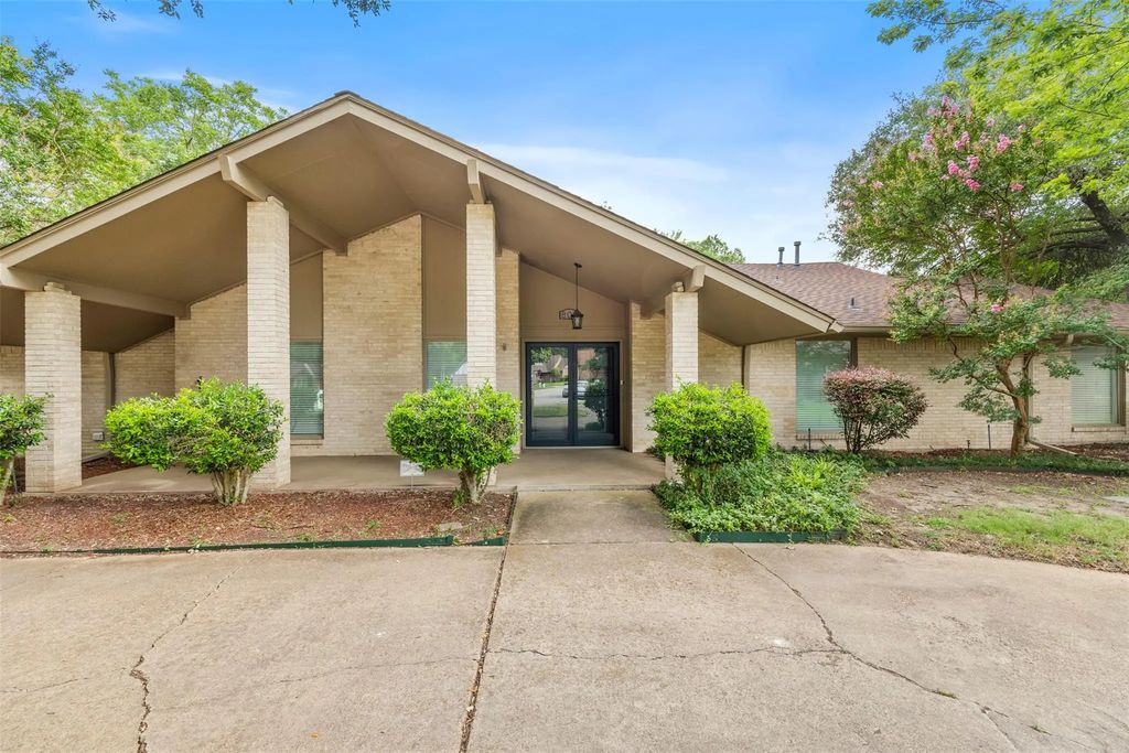 802 Rock Canyon Drive, Duncanville