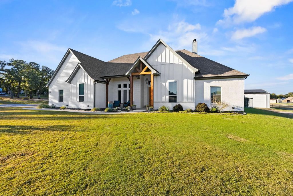 2024 Antler Loop, Poolville