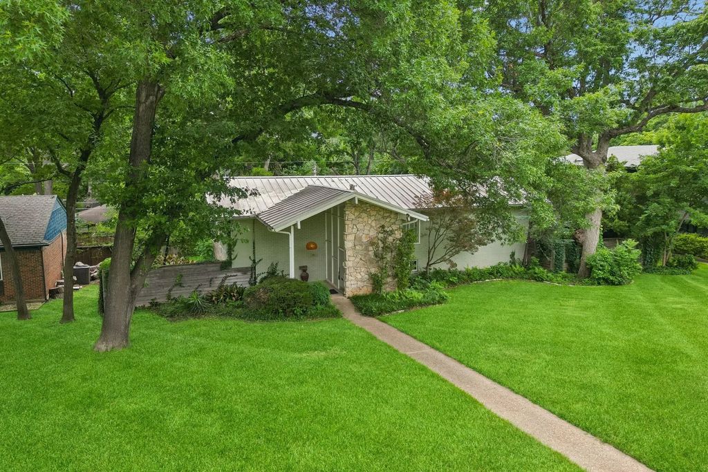8130 San Leandro Drive, Dallas