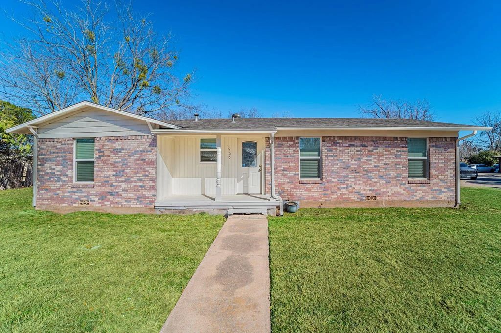 900 Elizabeth Boulevard, Granbury