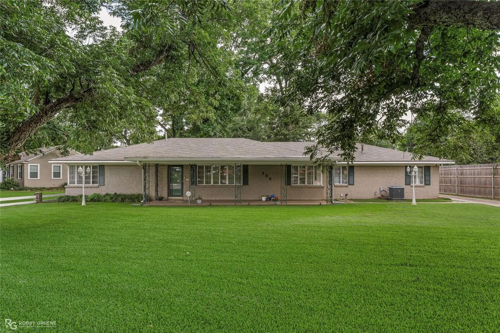 754 E Kings Highway, Shreveport
