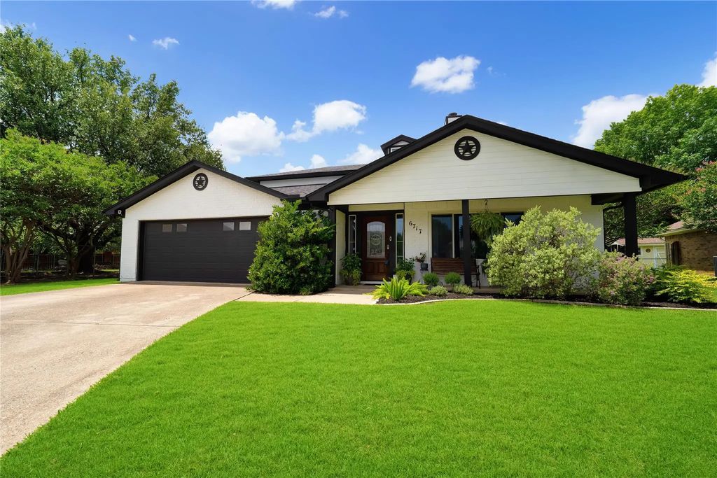 6717 Mesa Drive, North Richland Hills