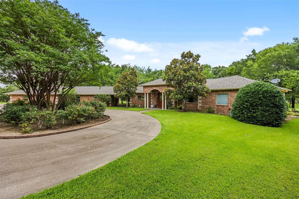 207 Tonkawa Trail, Corsicana