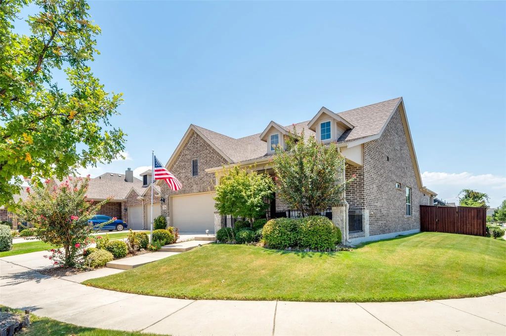 704 Louisville Road, Aubrey