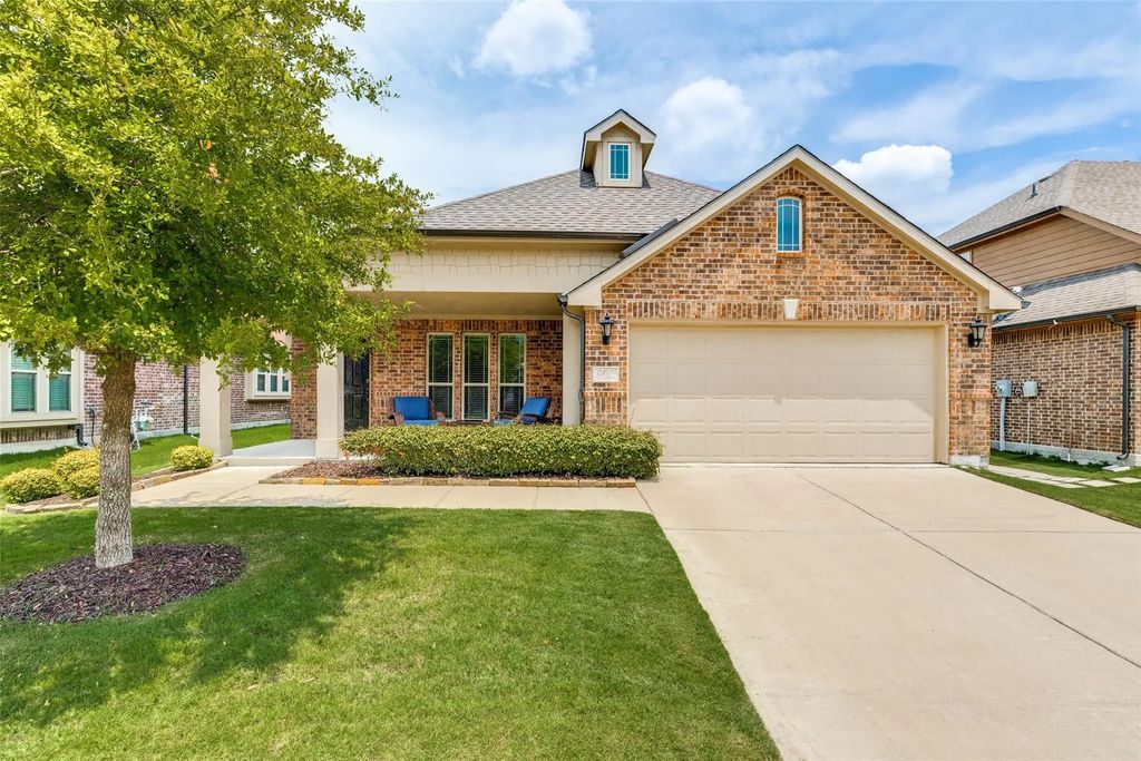 902 Lyndhurst Drive, Anna