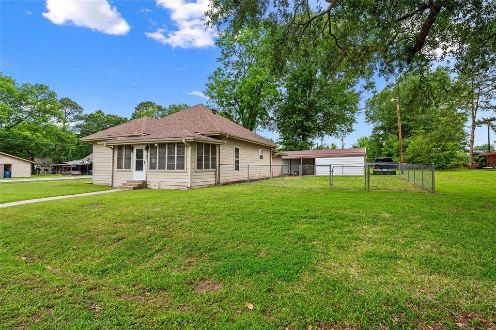 401 Central, Quitman