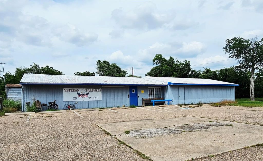 972 Fm 1365, Mexia