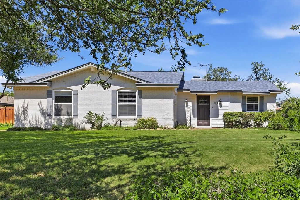 203 Tharp Drive, Highland Village