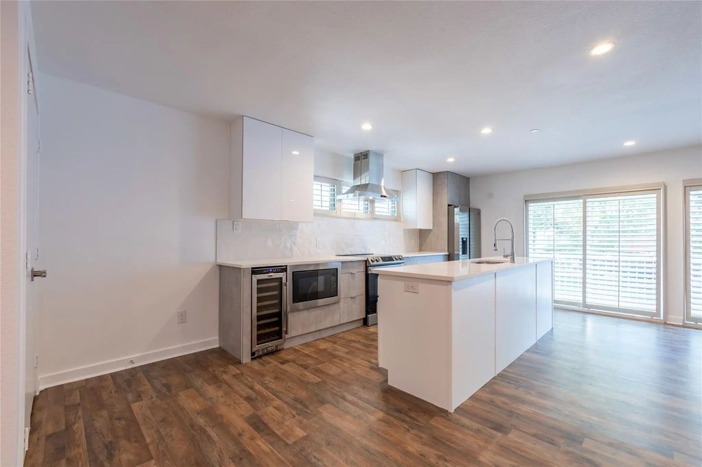 2134 Lucas Drive A, Dallas