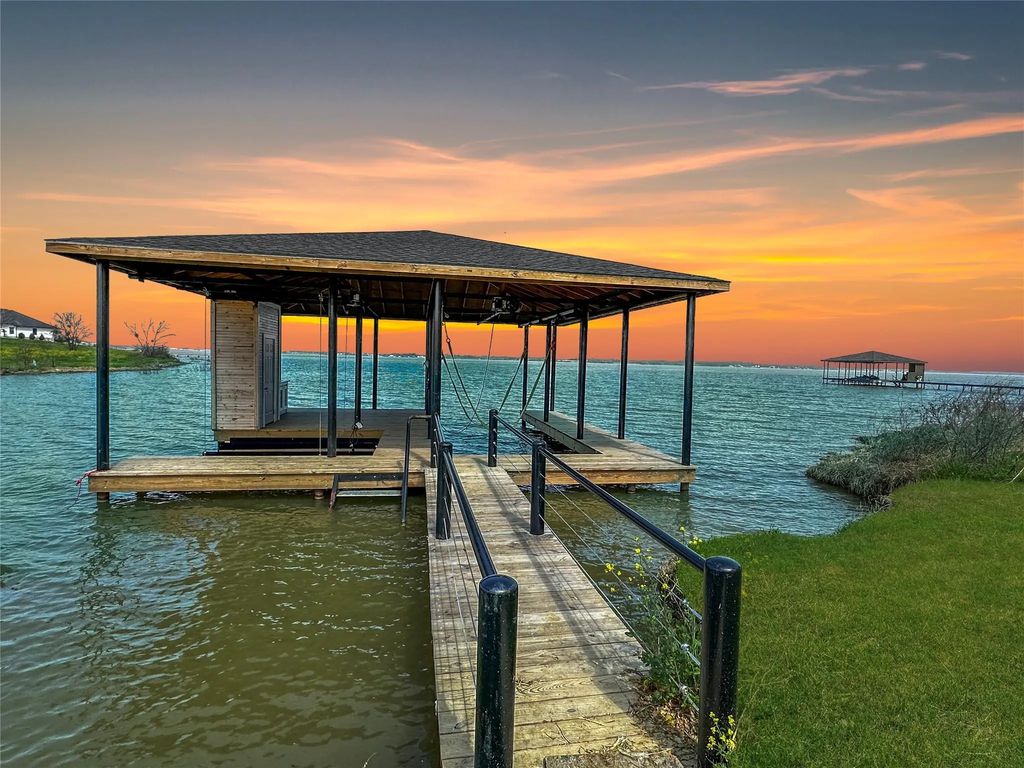 117 Diamond Point Drive, Corsicana