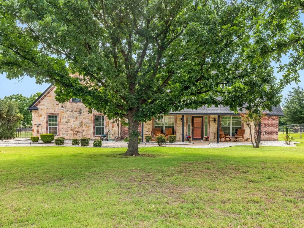126 Paddock Ridge, Waxahachie