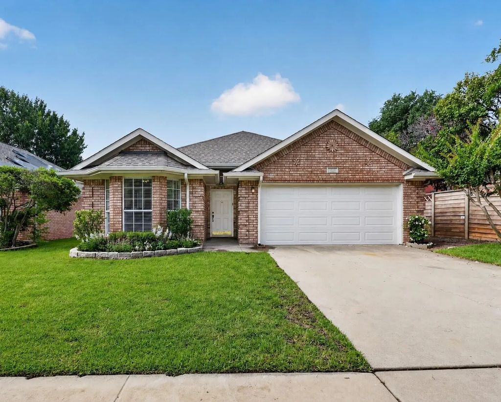 2212 Tiffany Glenn Court, Bedford