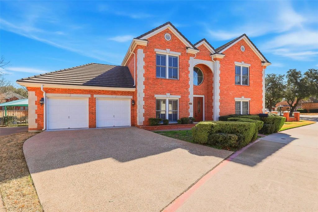 5949 River Bend Drive, Benbrook