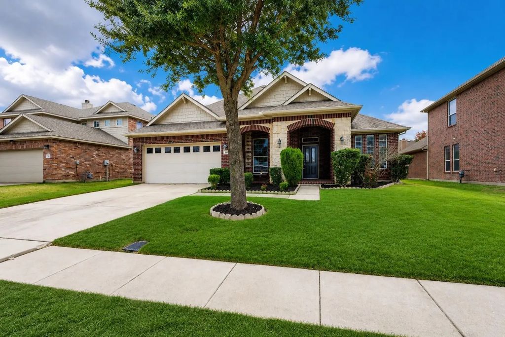 2728 Cameron Bay Drive, Lewisville