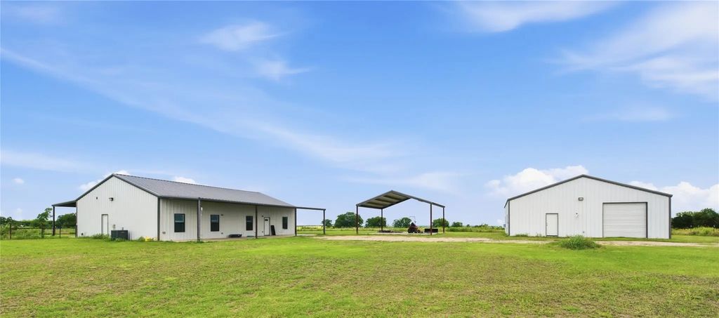 4748 Battle Lake Road, Mart