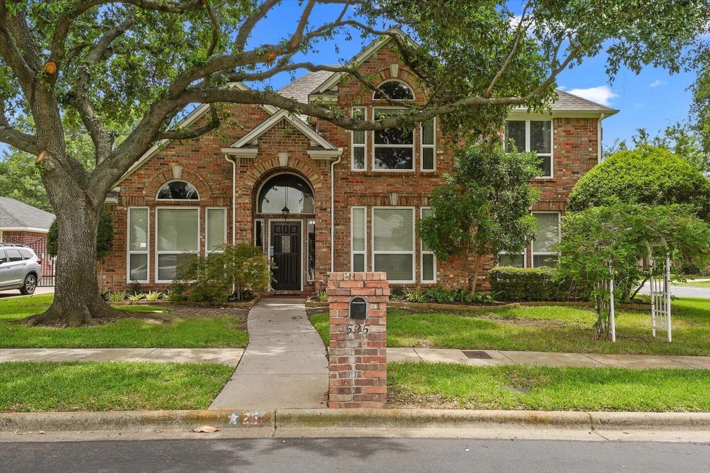 525 Springhill Drive, Hurst