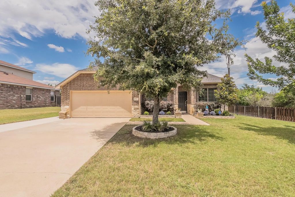 2700 Maci Court, Seagoville
