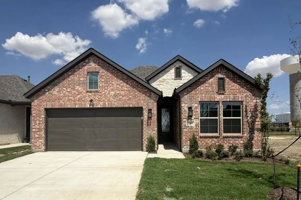 208 Ravenna Boulevard, Justin