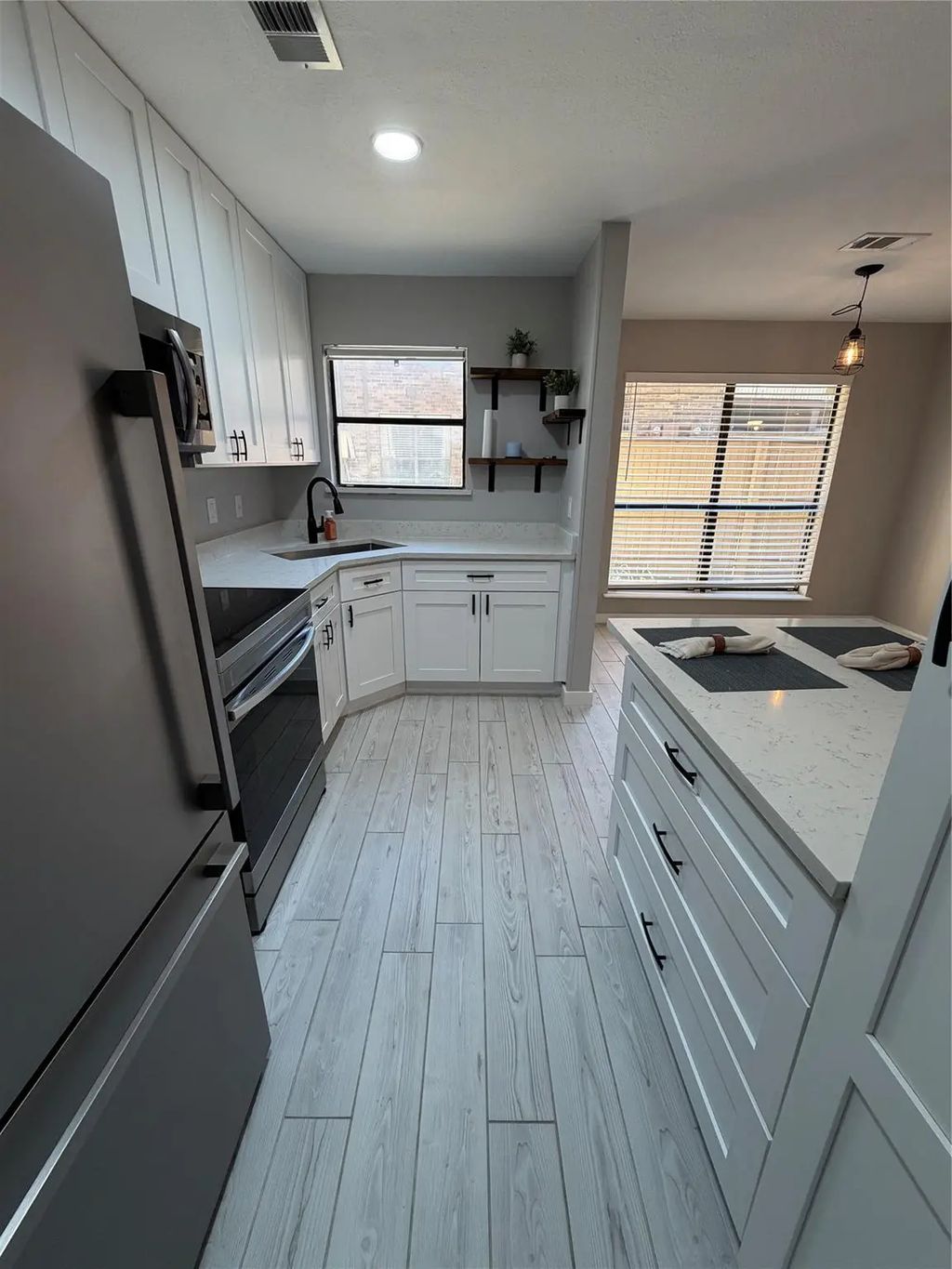 1108 Harwell Drive 1711, Arlington
