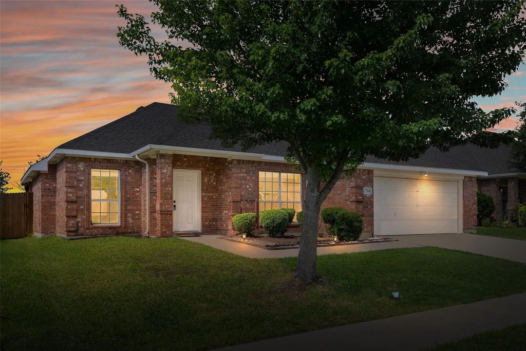 2704 Pennington Drive, Sachse