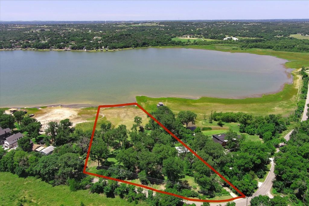 2435 E Lake Drive, Weatherford