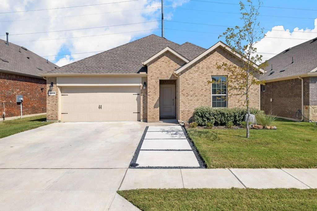 2818 Moccasin Lane, Aubrey