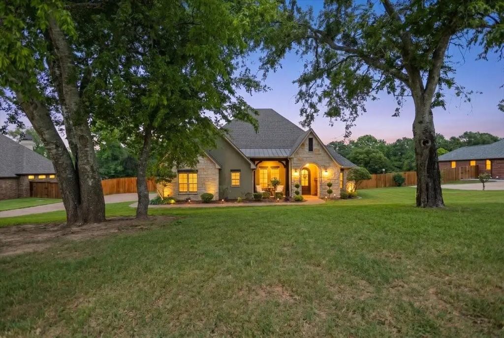 320 Katima Lane, Bullard