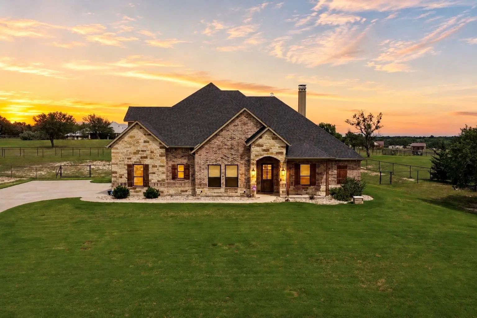 Photo of Listing #21288393