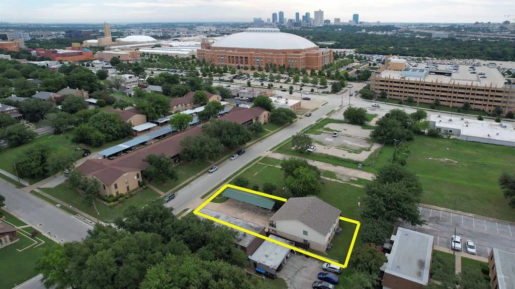 3641 Bryce Avenue, Fort Worth