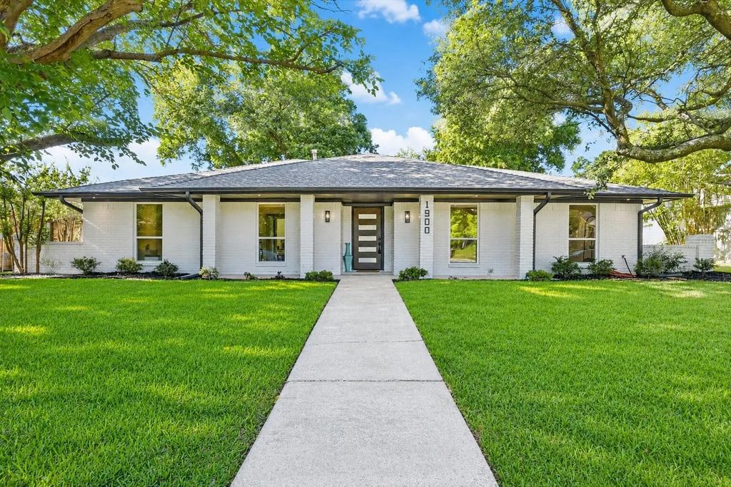1900 Macao Place, Plano