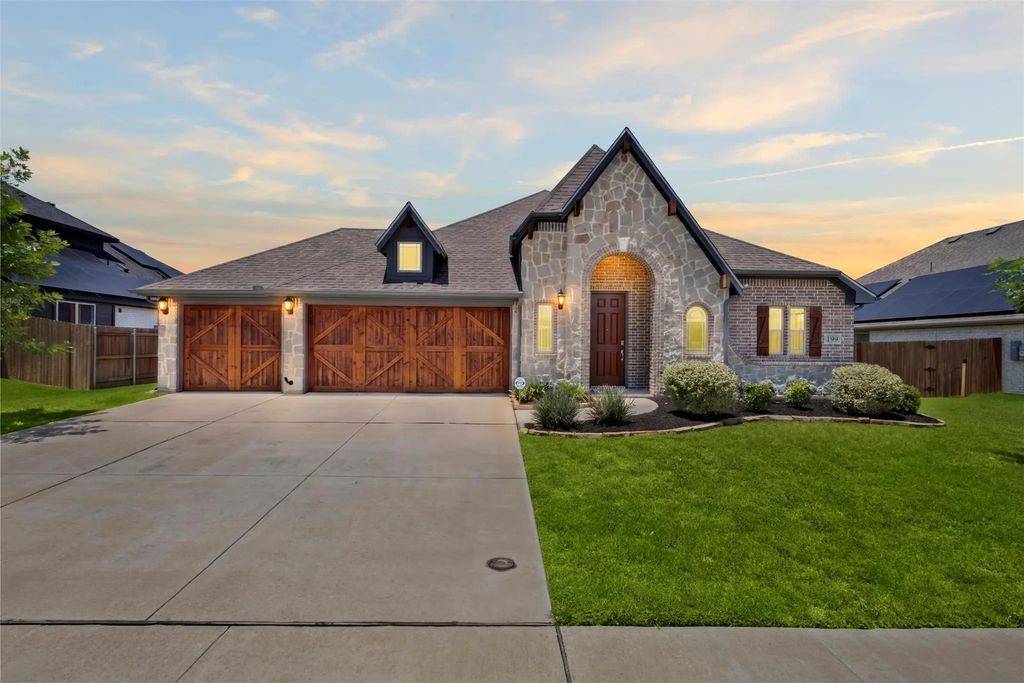199 Mockingbird Drive, Waxahachie