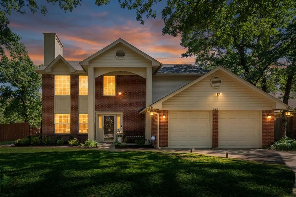 420 Misty Oaks Street, Azle