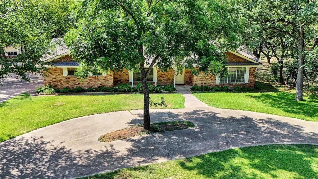 638 Arawe Circle E, Irving