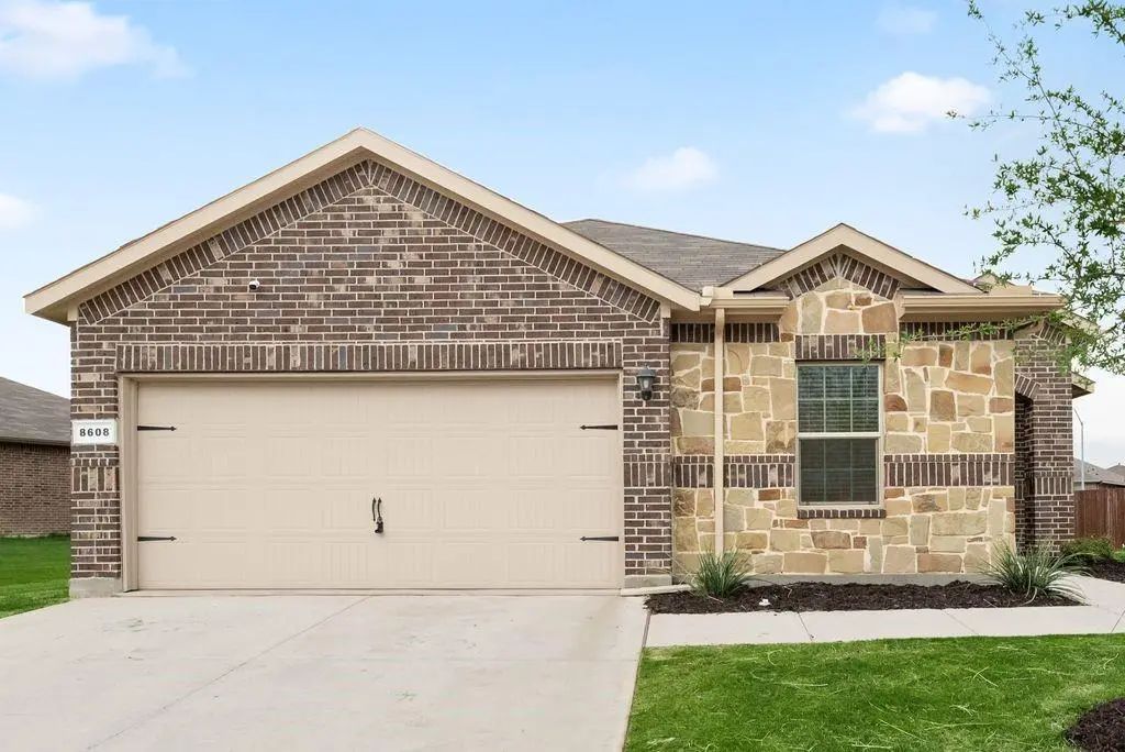 8608 Centerboard Lane, Fort Worth
