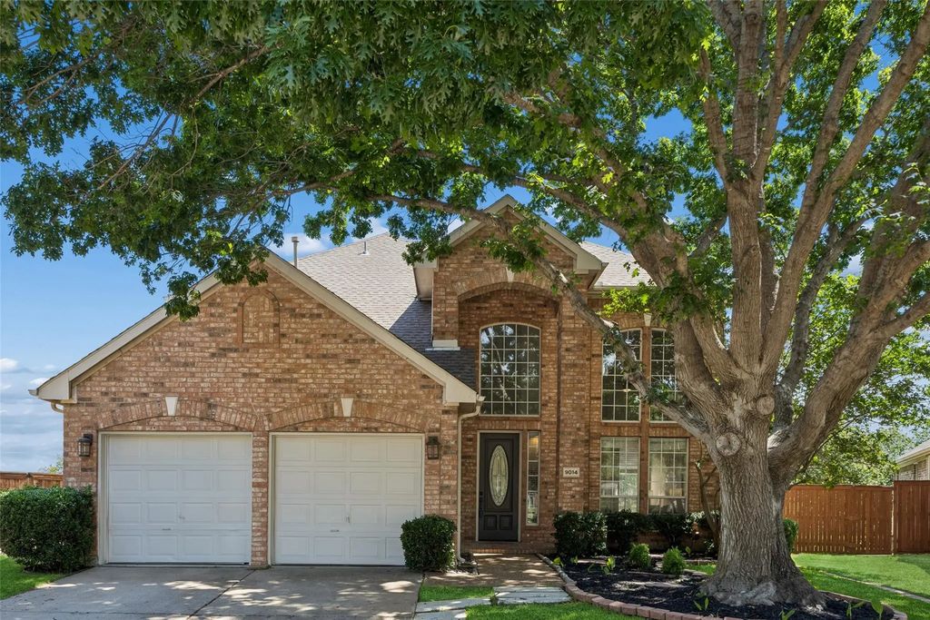 9014 Crown Point Circle, Irving
