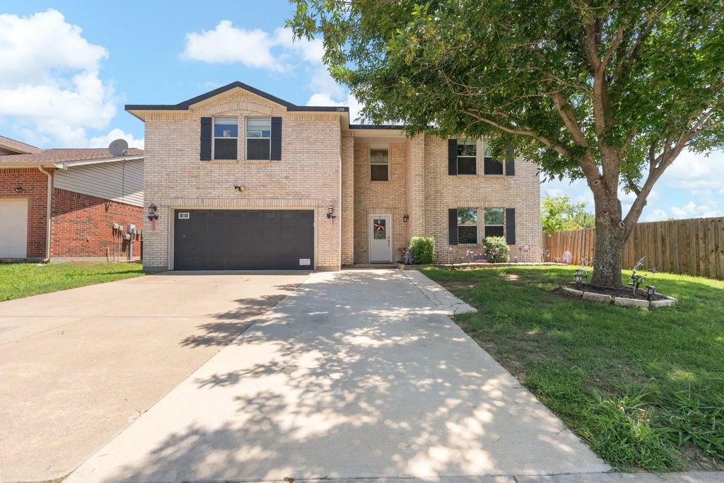 1208 Scarlet Sage Parkway, Burleson