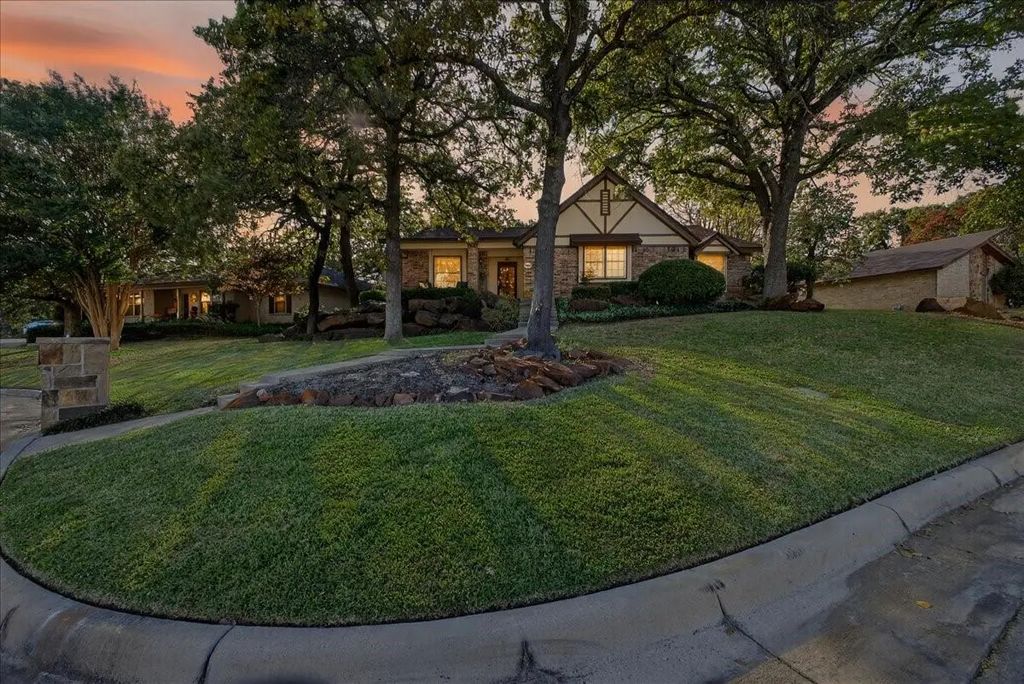 5112 Misty Wood Drive, Arlington