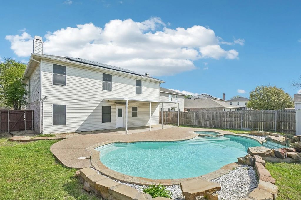 2304 Red Oak Drive, Little Elm