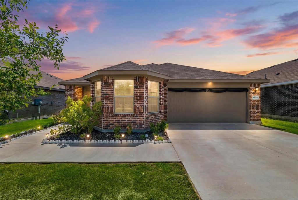 9456 Firedog Drive, Fort Worth
