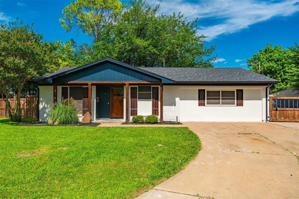 301 Bernice Court, Burleson