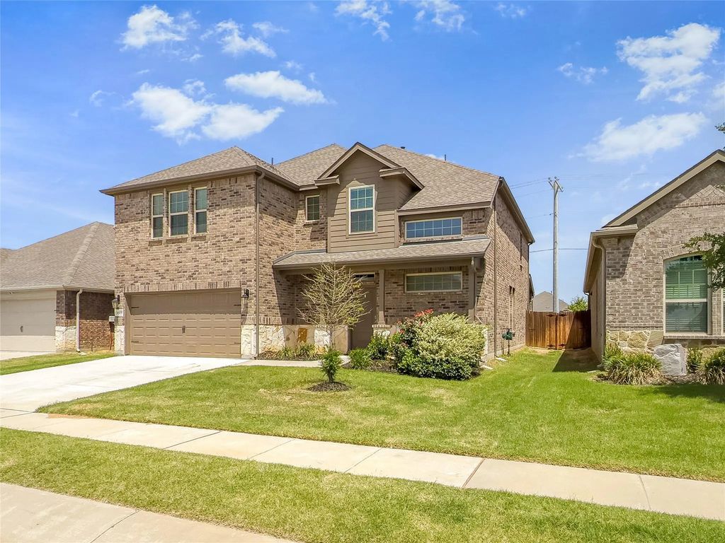 10415 Lone Star Way, Aubrey