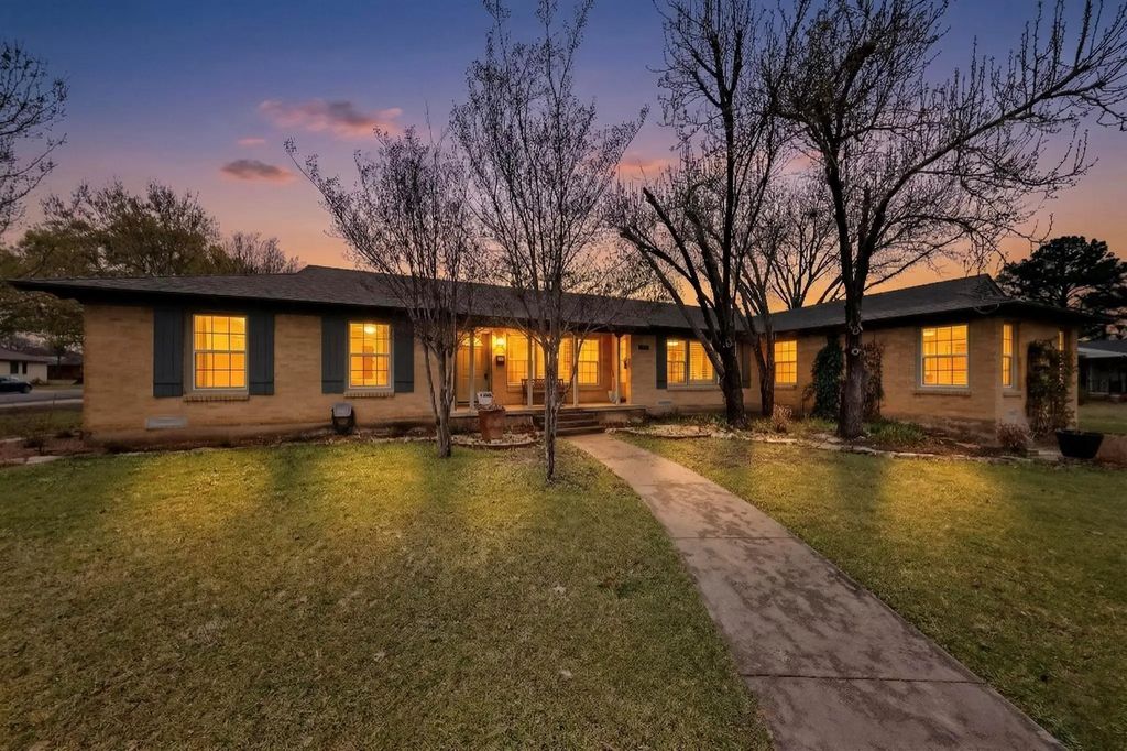 1707 Mariposa Drive, Dallas