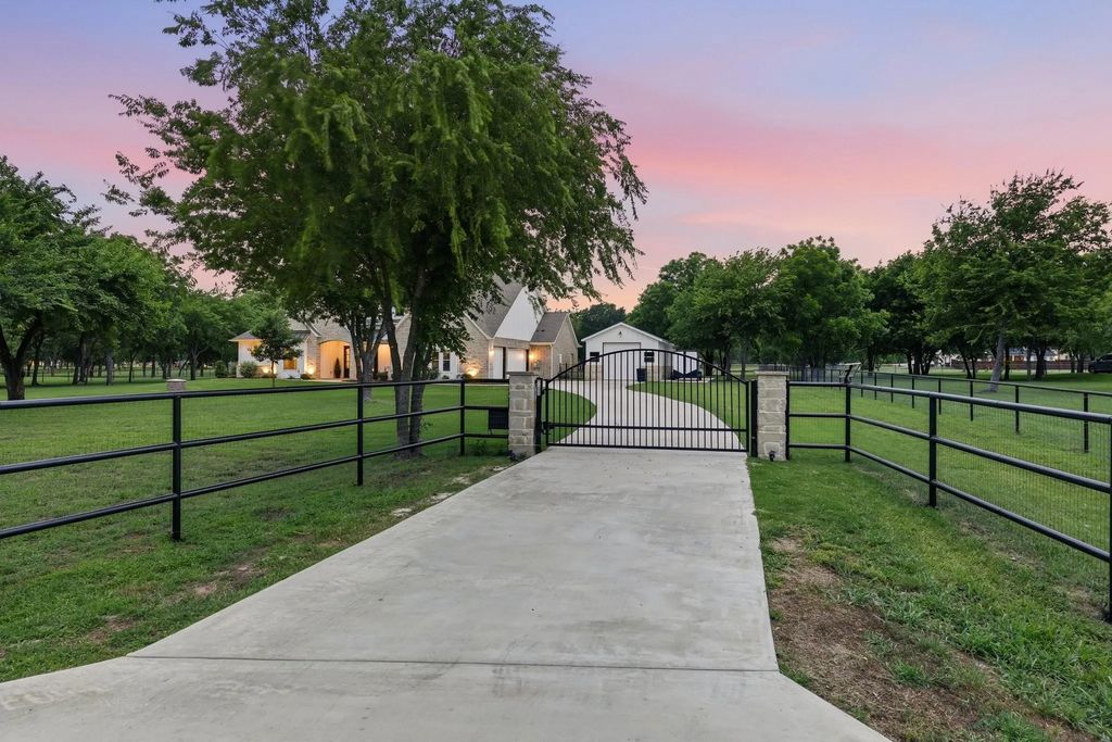 3769 Bear Creek Road, Aledo