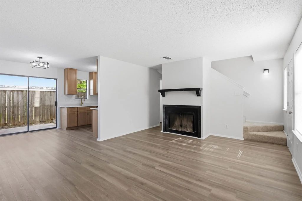 612 Ridgeline Drive, Hurst