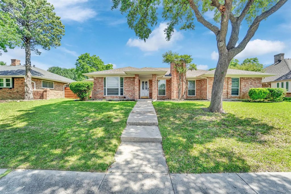 2225 Ridgewood, Carrollton