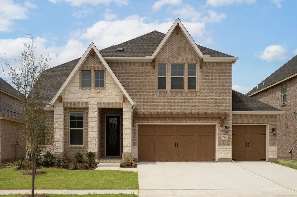 2608 Queenwood Street, Celina