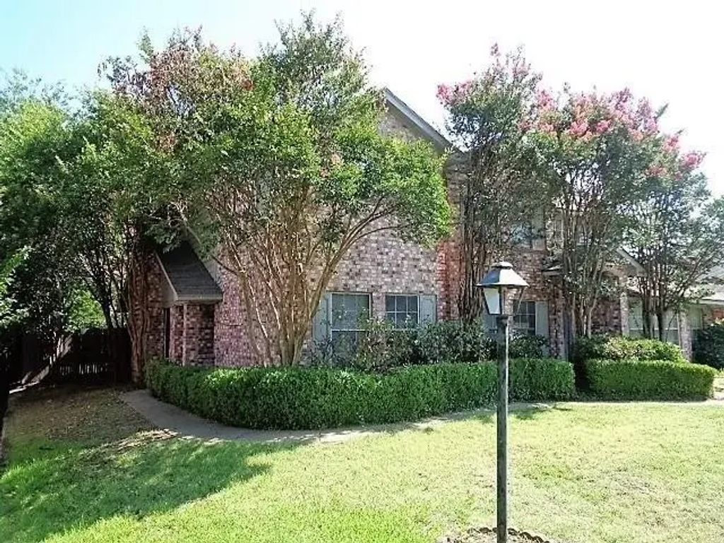 831 Ash Grove Lane, DeSoto